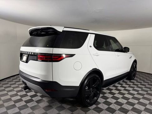 Certified 2025 Land Rover Discovery S image 7