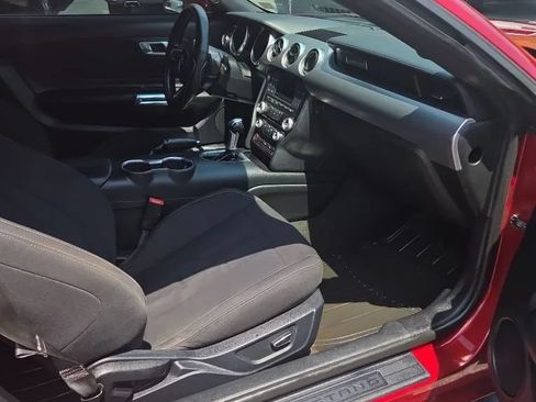 Used 2018 Ford Mustang GT RWD image 10