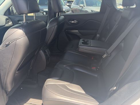 Used 2020 Jeep Cherokee Limited AWD/4WD image 8