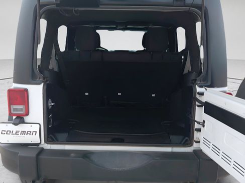 Used 2018 Jeep Wrangler Unlimited Sport S AWD/4WD image 17