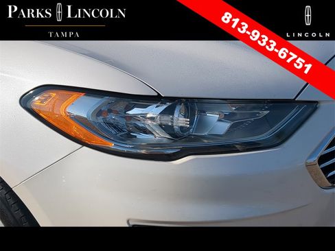 Used 2020 Ford Fusion SE image 6
