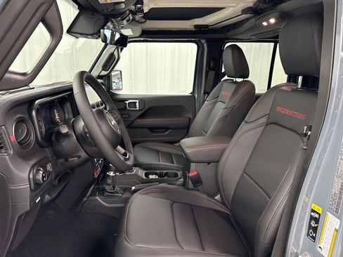 New 2025 Jeep Gladiator Rubicon image 13