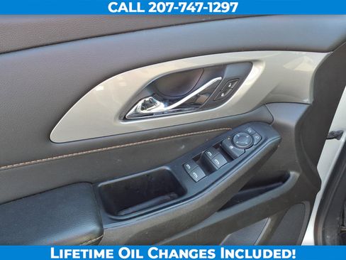 Used 2021 Chevrolet Traverse LS image 10