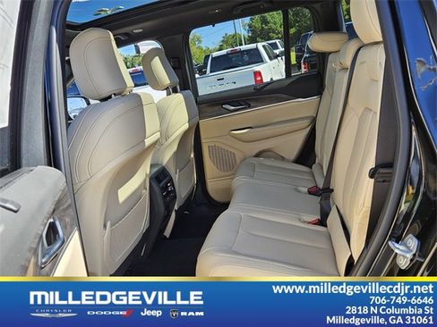 New 2025 Jeep Grand Cherokee Limited w/ Luxury Tech Group II image 8