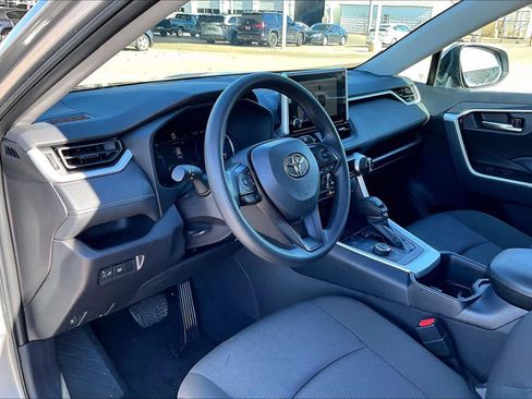 Used 2025 Toyota RAV4 XLE image 15