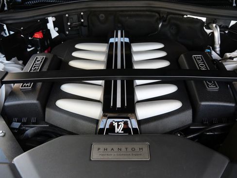 Certified 2018 Rolls-Royce Phantom Sedan image 32