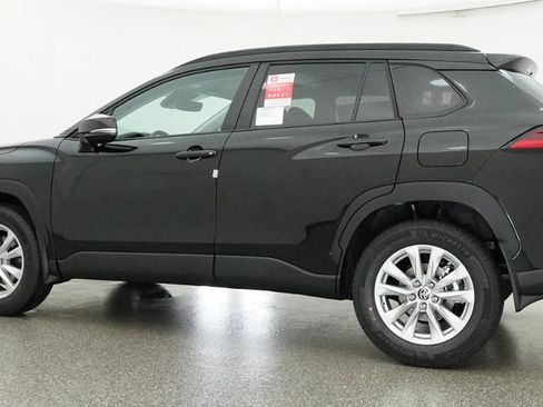 New 2026 Toyota Corolla Cross LE FWD image 3