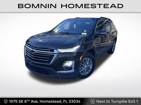 Used 2022 Chevrolet Traverse LT FWD image 1