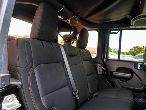 Used 2020 Jeep Wrangler Unlimited Rubicon AWD/4WD image 8