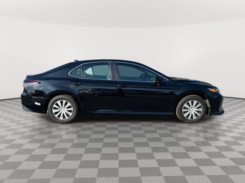 Used 2022 Toyota Camry LE FWD image 8