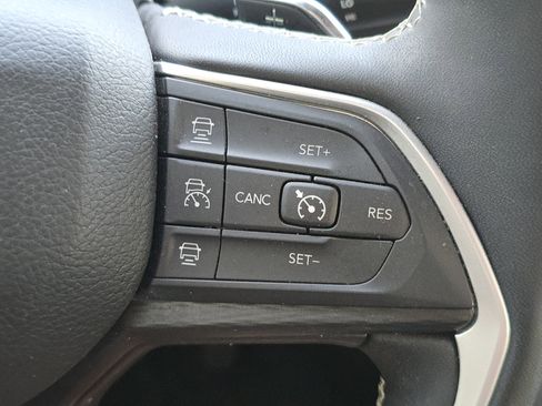 Used 2024 Jeep Grand Cherokee L Laredo image 17