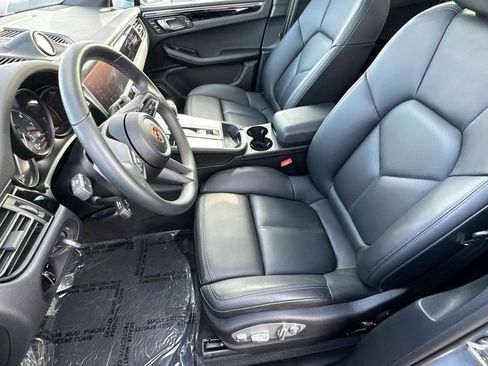 Certified 2024 Porsche Macan image 30