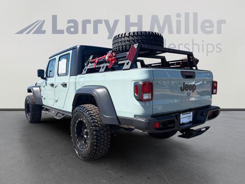 Used 2023 Jeep Gladiator Sport AWD/4WD image 3