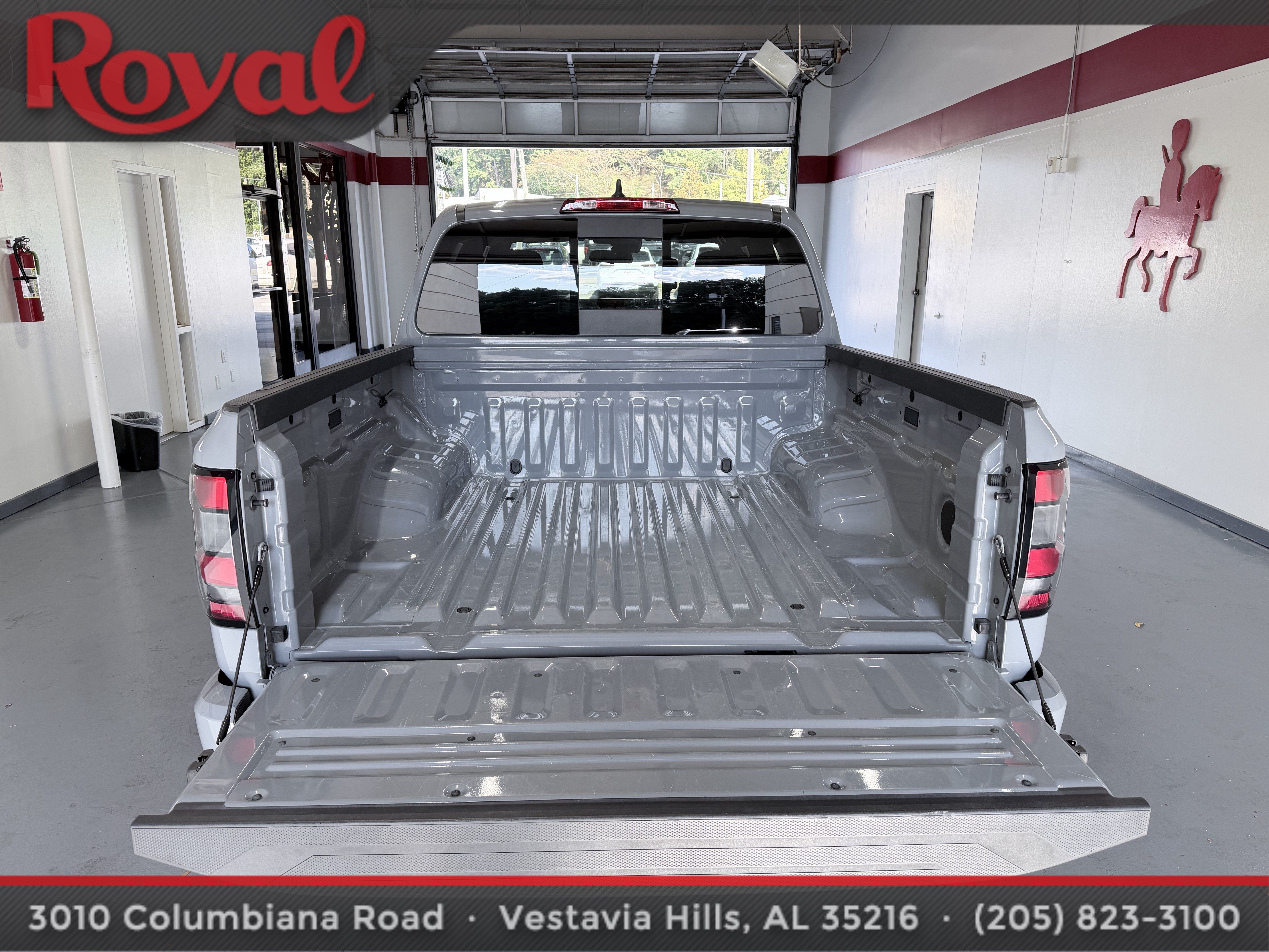 Used 2024 Nissan Frontier Pro-X RWD image 6
