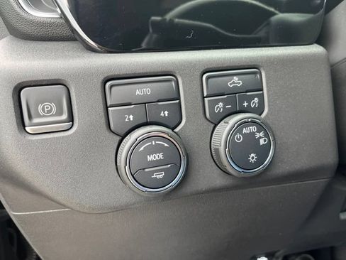 Used 2023 Chevrolet Silverado 1500 LT AWD/4WD image 27
