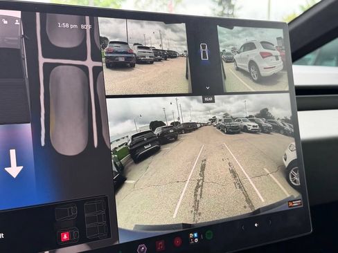 Used 2024 Tesla Cybertruck AWD Crew Cab image 42