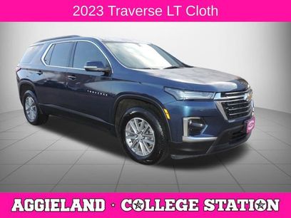 Used 2023 Chevrolet Traverse LT