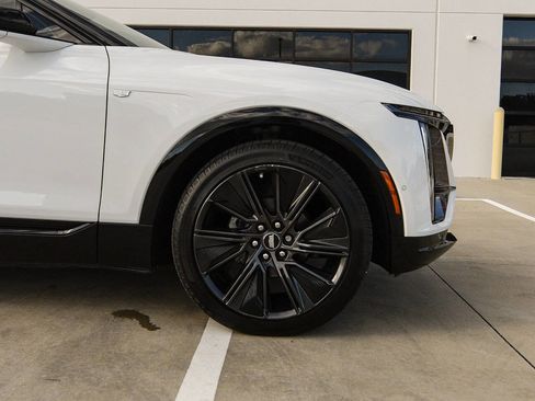 Used 2025 Cadillac Lyriq Sport w/ LPO, Floor Liner Package image 11