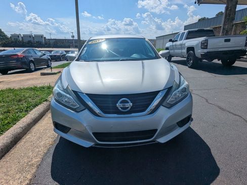 Used 2017 Nissan Altima 2.5 S w/ Power Driver Seat Package FWD image 2