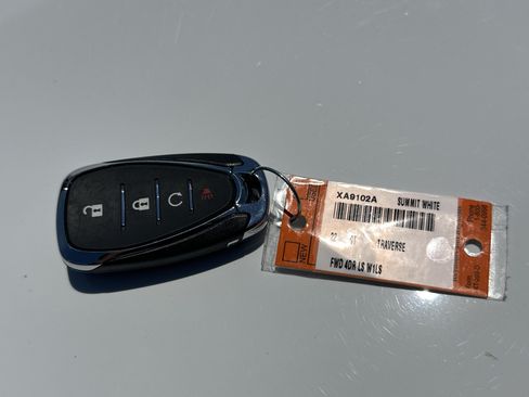 Used 2022 Chevrolet Traverse LS FWD image 38