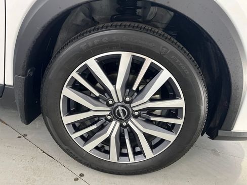 Used 2024 Nissan Kicks SV FWD image 17