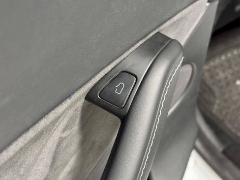 Used 2023 Tesla Model Y Performance AWD/4WD image 19