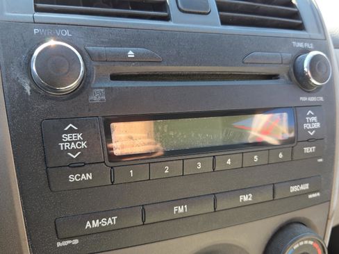 Used 2011 Toyota Corolla LE image 28