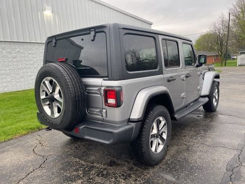 Used 2019 Jeep Wrangler Unlimited Sahara AWD/4WD image 13