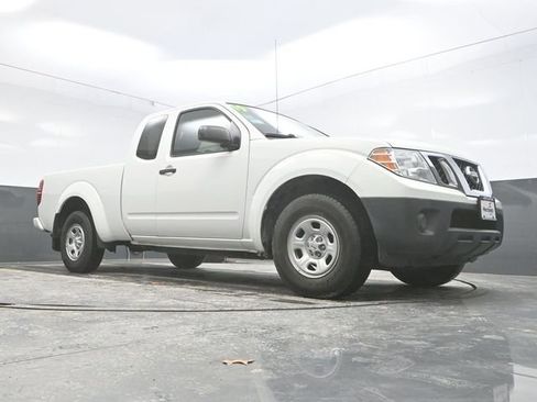Used 2019 Nissan Frontier S image 25