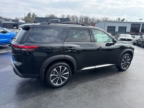 New 2026 Nissan Pathfinder Platinum w/ Cargo Package FWD image 6
