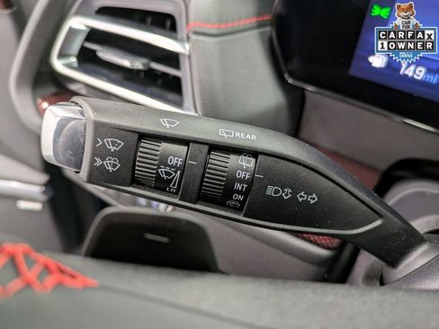 Used 2025 Chevrolet Traverse RS image 17