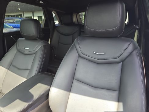 Used 2022 Cadillac XT5 Premium Luxury FWD image 22
