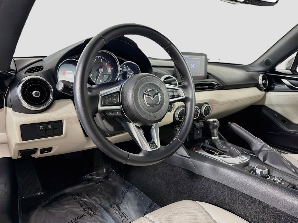 Used 2021 MAZDA MX-5 Miata RF Grand Touring RWD image 9