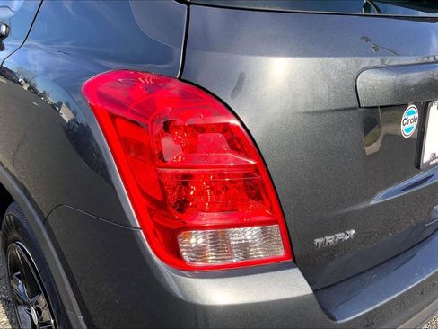 Used 2020 Chevrolet Trax LS image 25