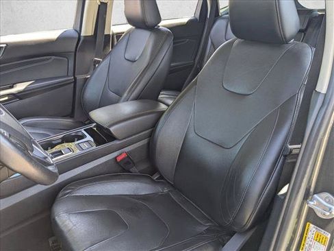 Used 2020 Ford Edge Titanium FWD image 15