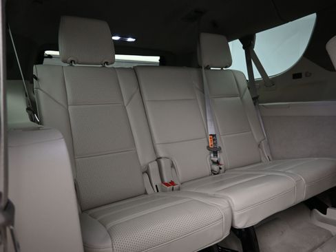 Used 2025 Cadillac Escalade ESV Sport Platinum image 14