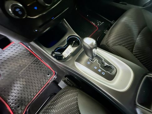 Used 2019 Dodge Journey SE FWD image 22