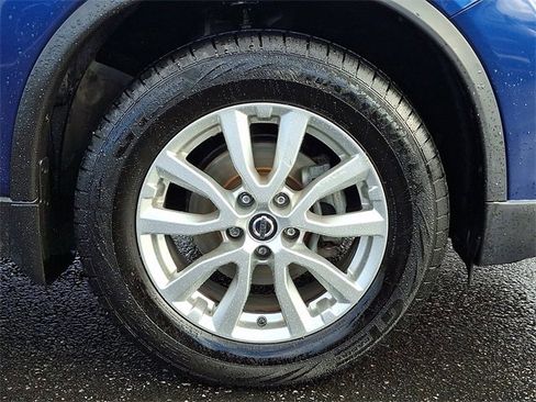 Used 2020 Nissan Rogue SV image 8