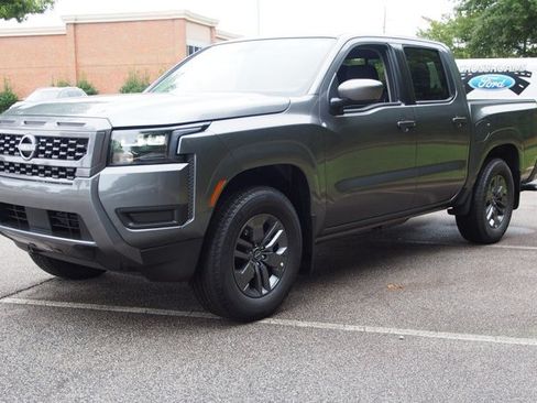 Used 2026 Nissan Frontier SV RWD image 3