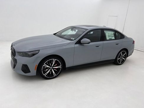 New 2027 BMW 530i xDrive w/ M Sport Package AWD/4WD image 2