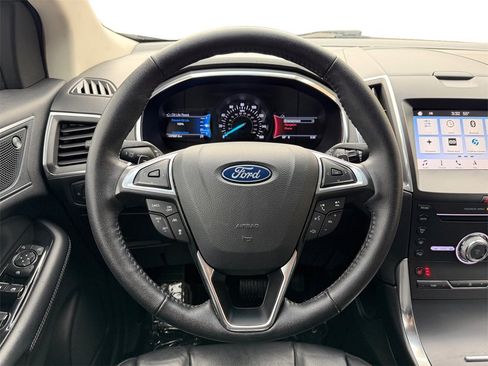 Used 2019 Ford Edge Titanium image 23