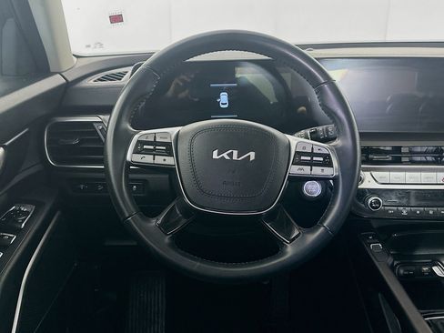 Used 2025 Kia Telluride S image 18