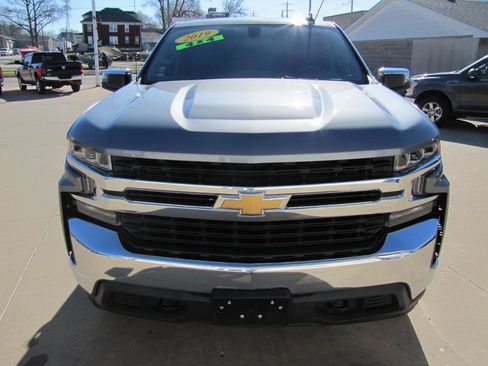 Used 2019 Chevrolet Silverado 1500 LT w/ Texas Edition image 3