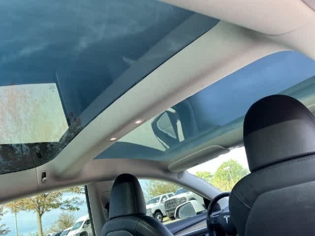 Used 2023 Tesla Model 3 Standard Range RWD image 18
