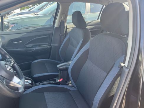 Used 2025 Nissan Versa SV FWD image 27