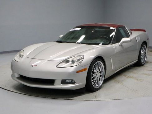 Used 2007 Chevrolet Corvette Coupe w/ Preferred Equipment Group RWD image 5