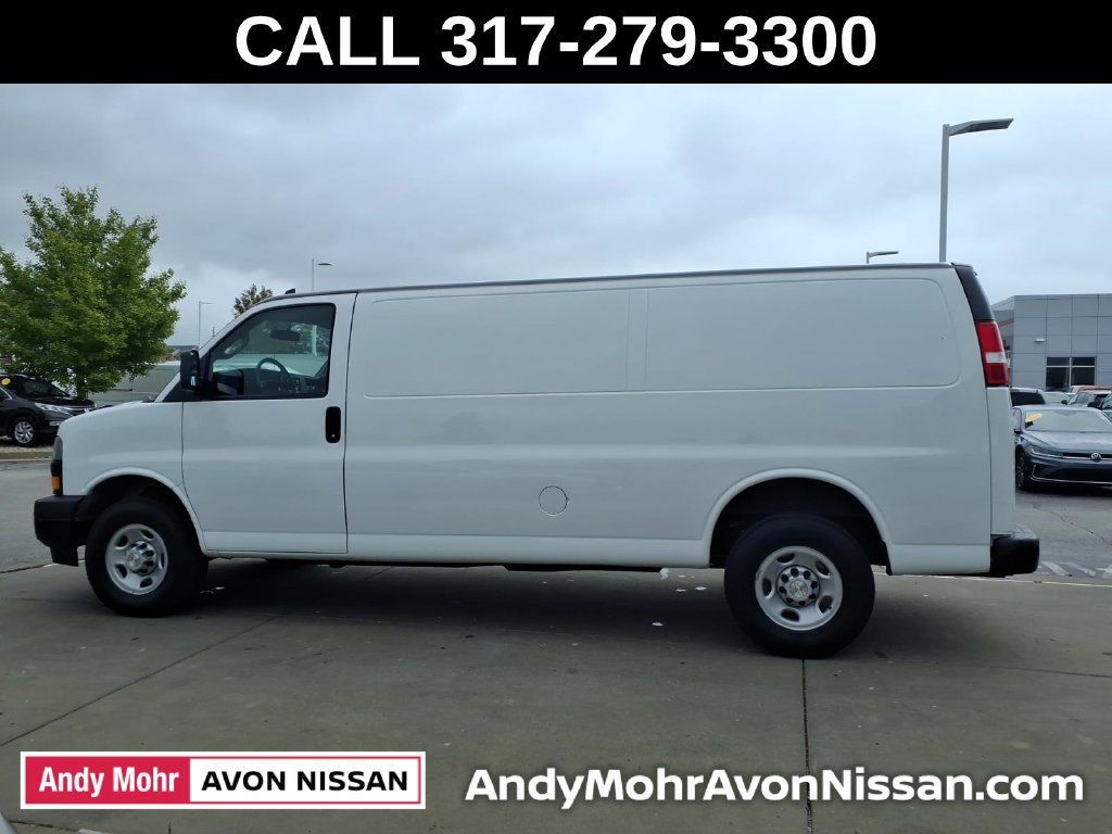 Used 2022 Chevrolet Express 3500 Extended w/ Driver Convenience Package RWD image 5