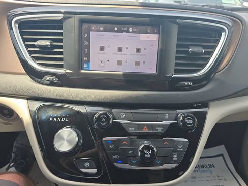 Used 2023 Chrysler Voyager LX FWD image 20