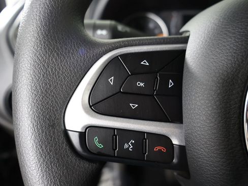 Used 2023 Jeep Renegade Latitude AWD/4WD image 37