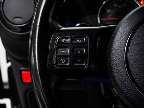 Used 2018 Jeep Wrangler Rubicon AWD/4WD image 26
